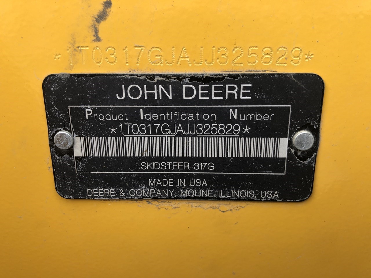 2018 John Deere 317G Image 12