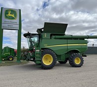 2015 John Deere S690 Thumbnail 1