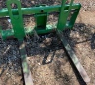 2010 Frontier Pallet Forks Thumbnail 2