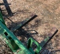 2010 Frontier Pallet Forks Thumbnail 4