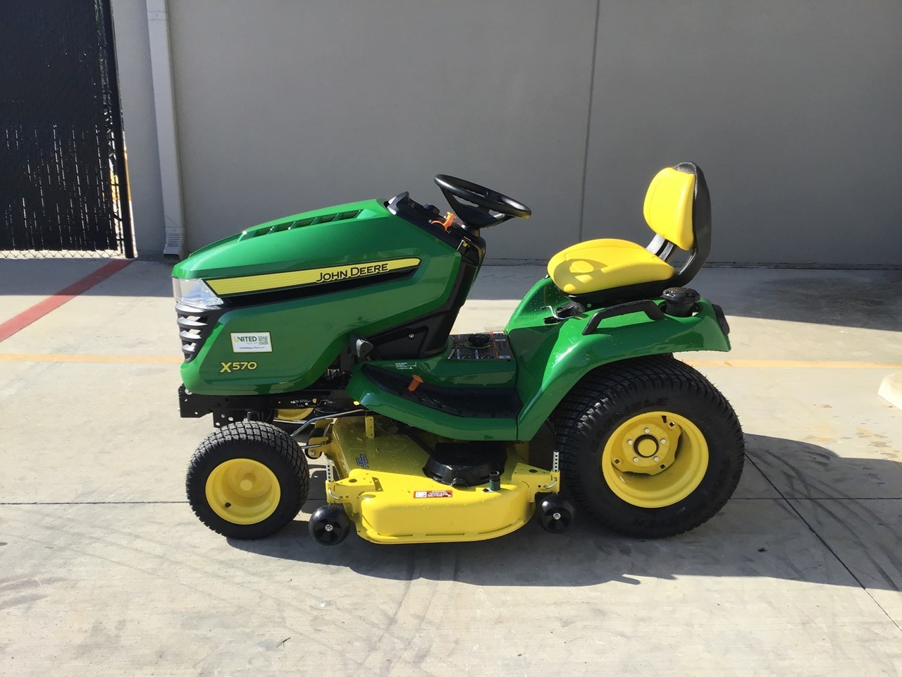 John Deere X570 Riding Mower For Sale in Weatherford Texas