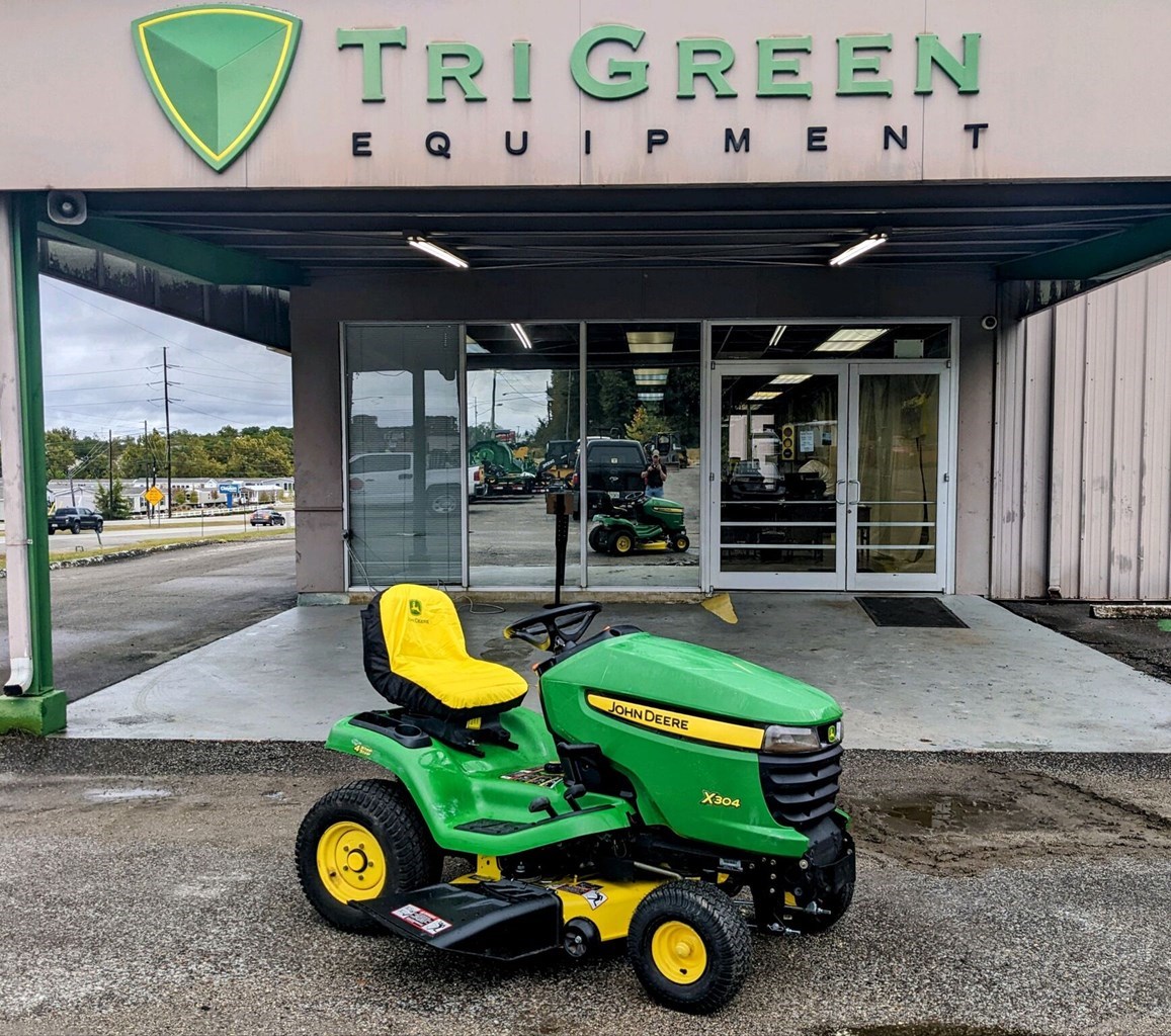 2010 John Deere X304 Riding Mower For Sale in Pelham Alabama