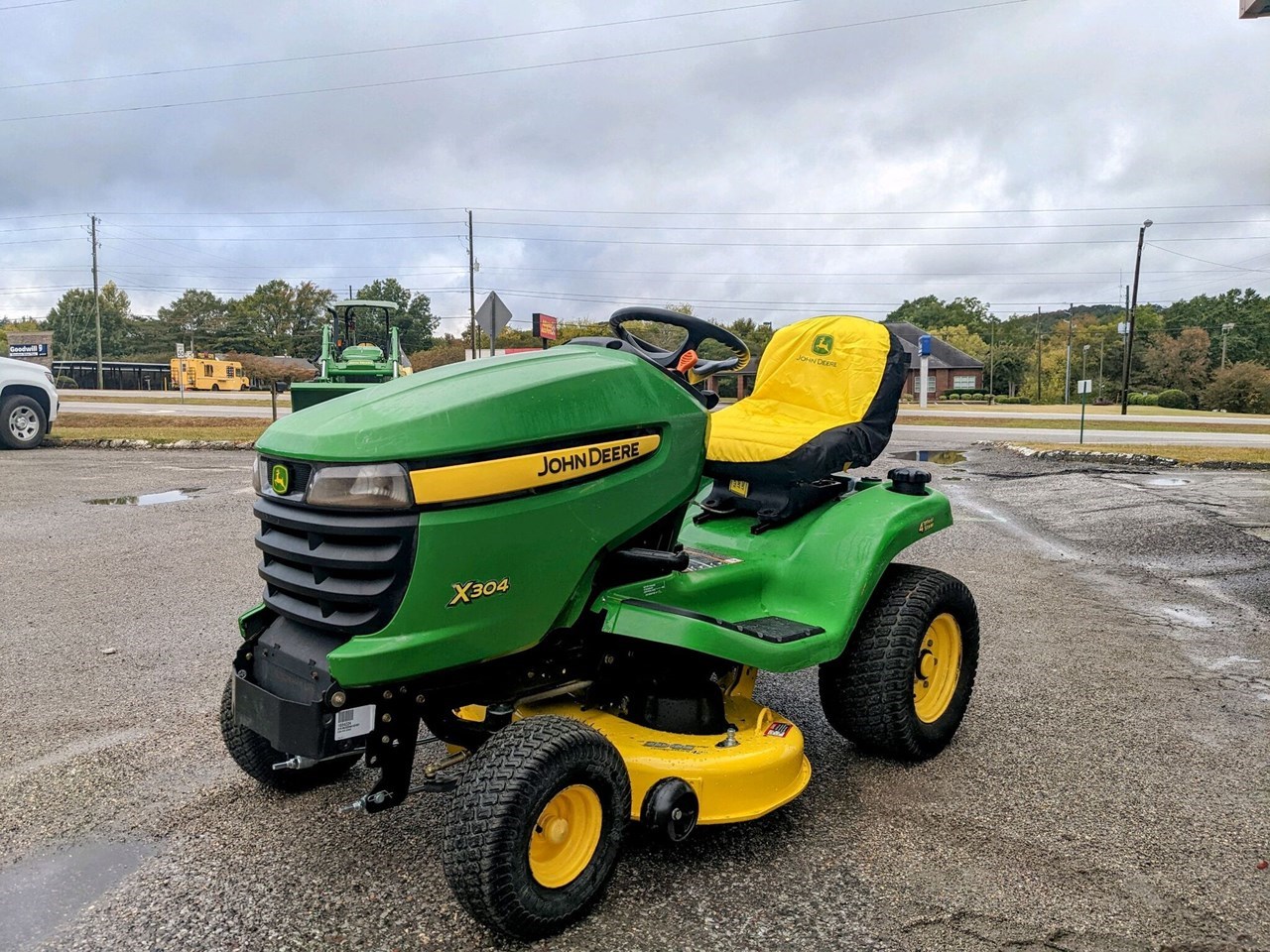 2010 John Deere X304 Riding Mower For Sale in Pelham Alabama