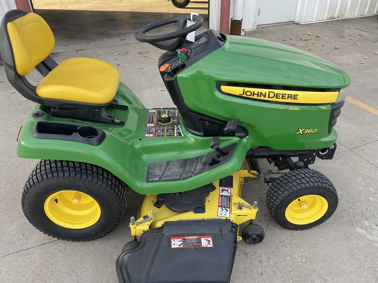 2011 John Deere X360 Riding Mower For Sale in Effingham Illinois