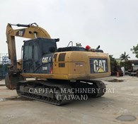 2017 Caterpillar 320D2 Thumbnail 4