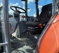 2016 Kubota M6S-111D Thumbnail 7