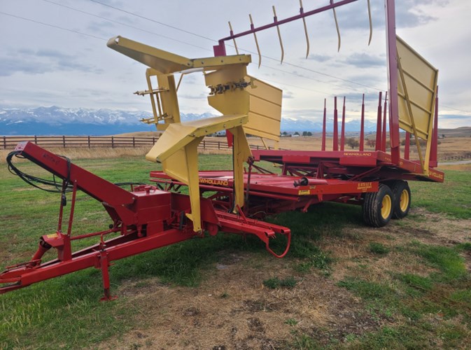 1983 New Holland 1037 Bale Wagon-Pull Type For Sale