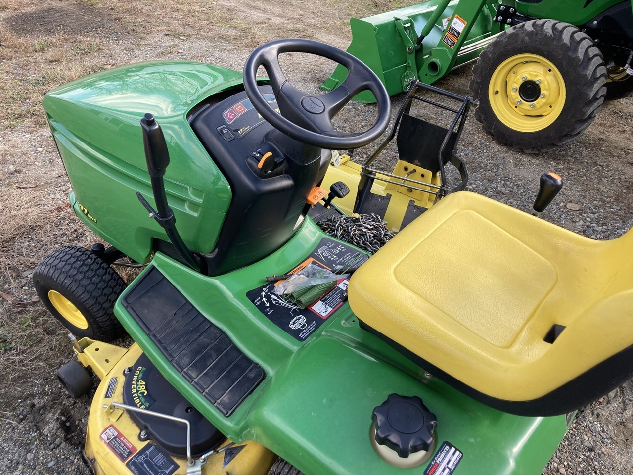 1999 John Deere LX277 Riding Mower For Sale in Plainfield Connecticut