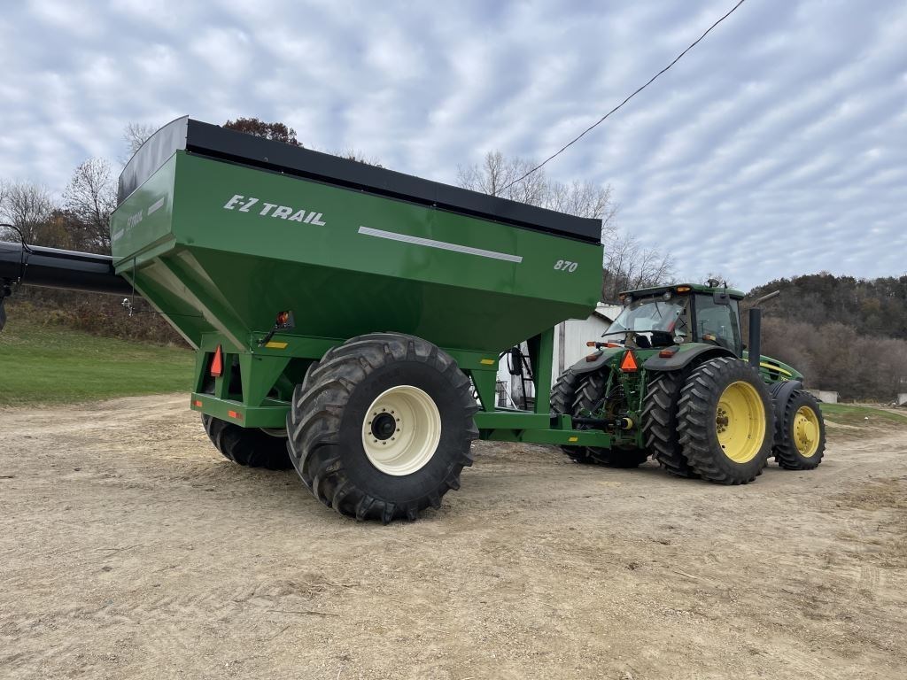 2022 EZ Trail 870 Grain Cart For Sale in Assumption Illinois