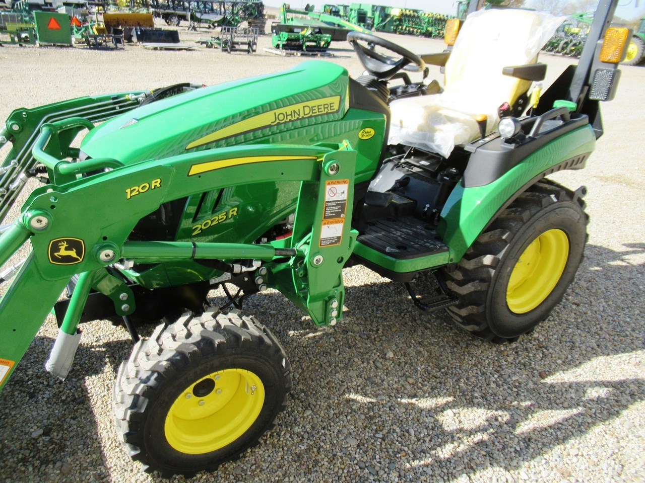 2023 John Deere 2025R Compact Utility Tractor For Sale in Minier Illinois