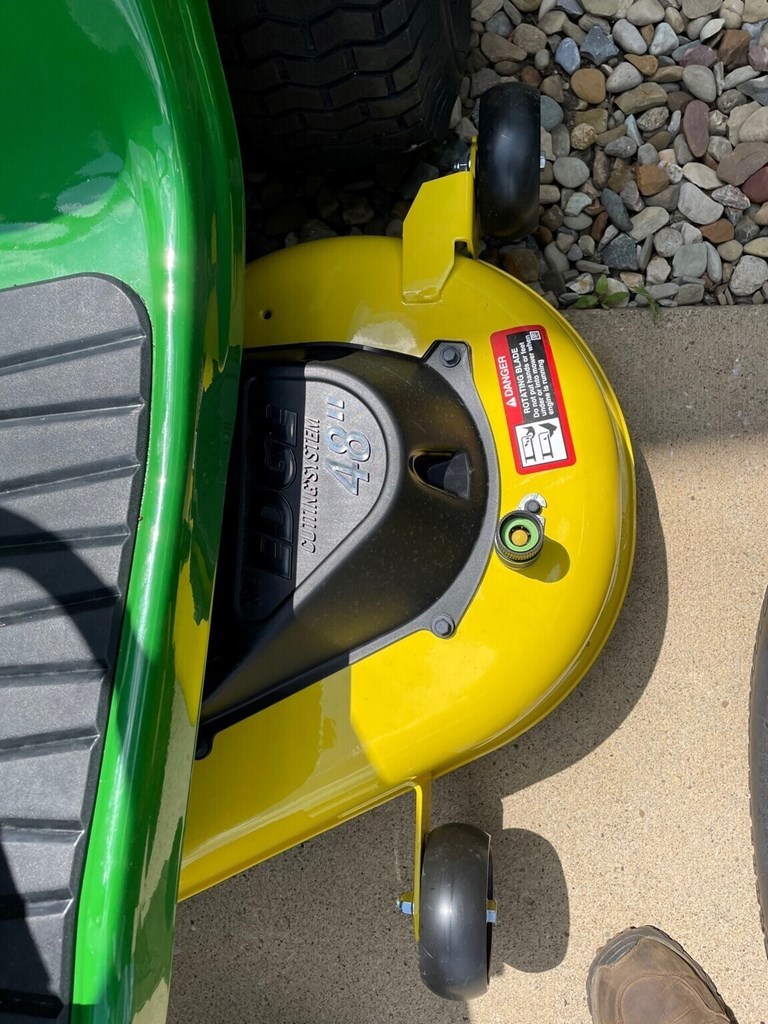 John Deere S160 Riding Mower