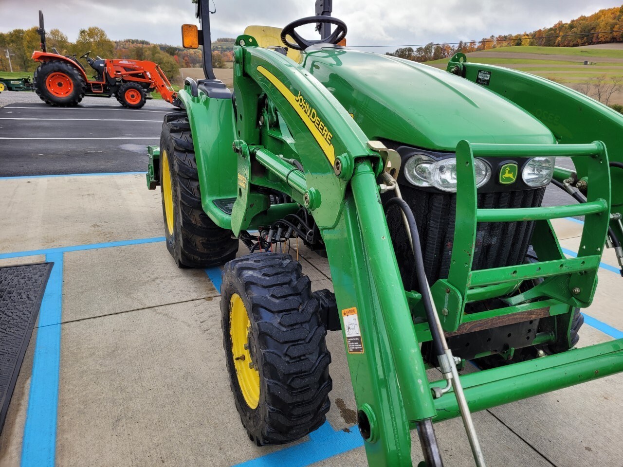 2008 John Deere 3320 Tractor - Compact Utility For Sale