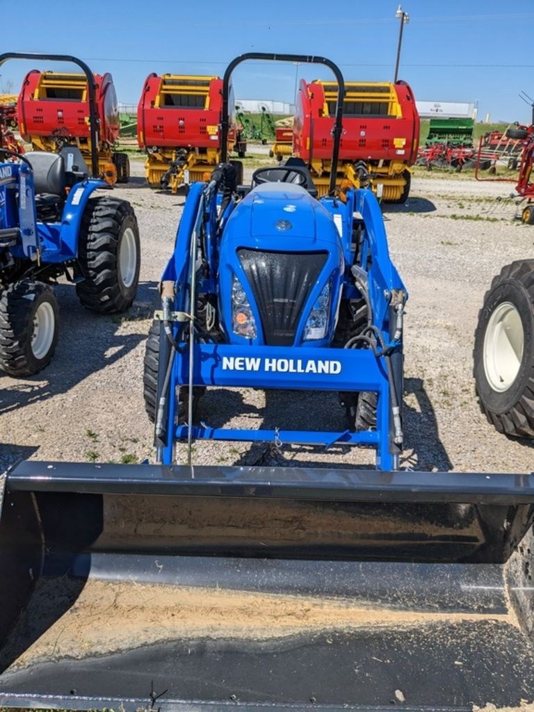 2023 New Holland Workmaster™ Compact 25-40 Series 40 Image 3