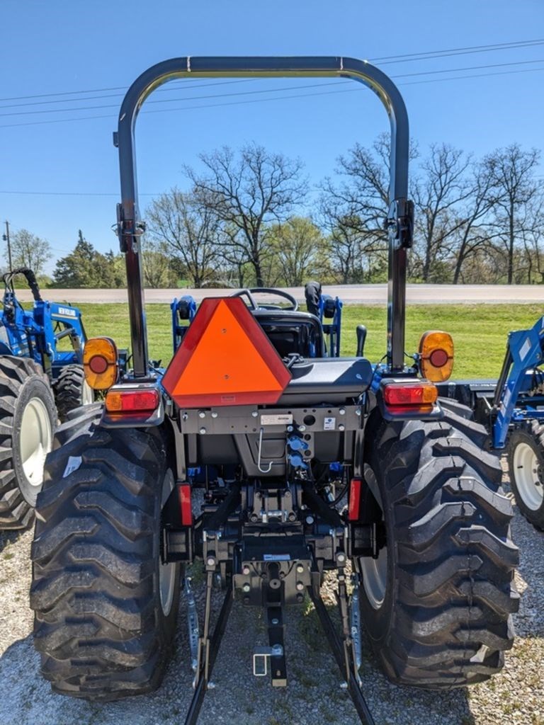 2023 New Holland Workmaster™ Compact 25-40 Series 40 Image 5