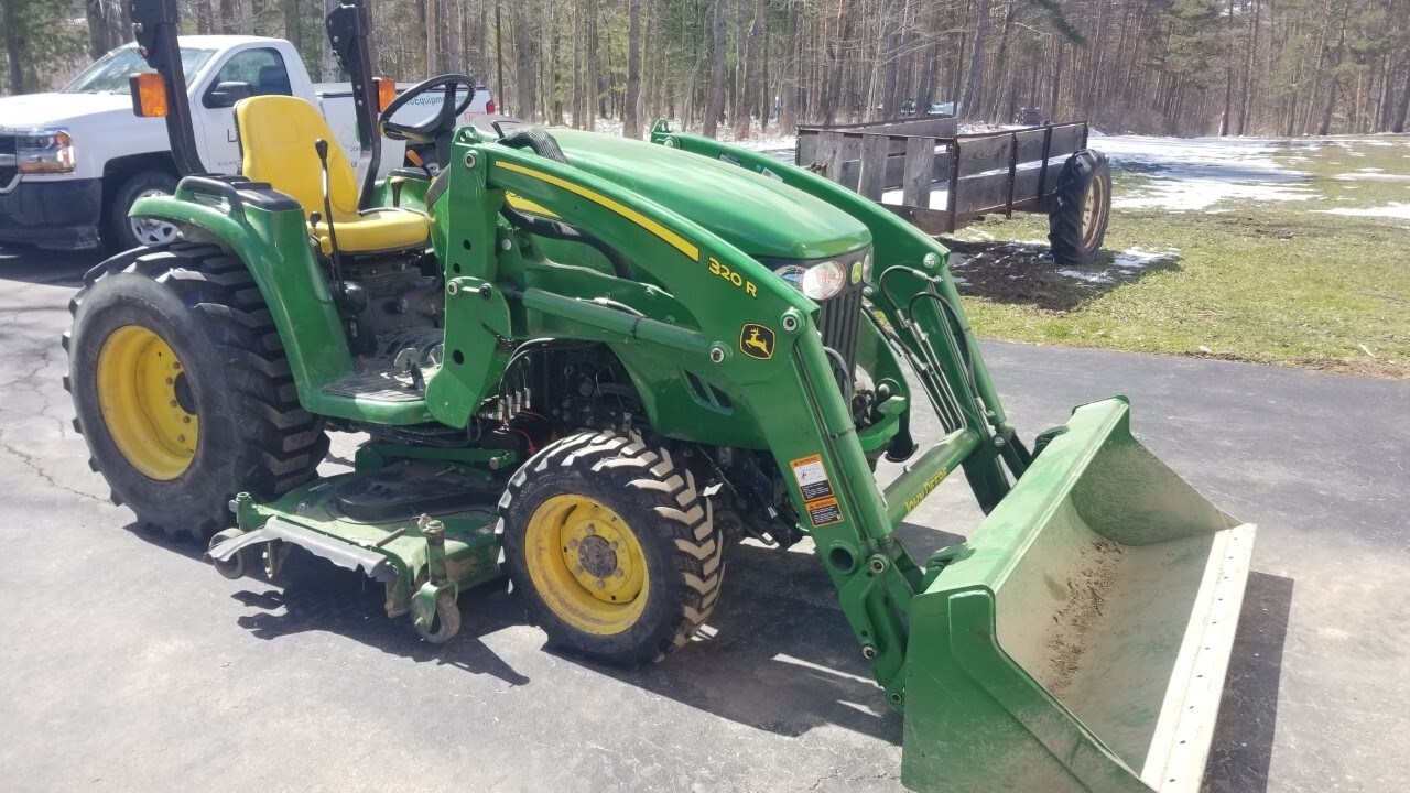 2006 John Deere 3320 Tractor - Compact Utility For Sale