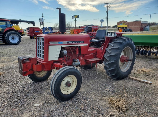 1975 International 574 Tractor For Sale