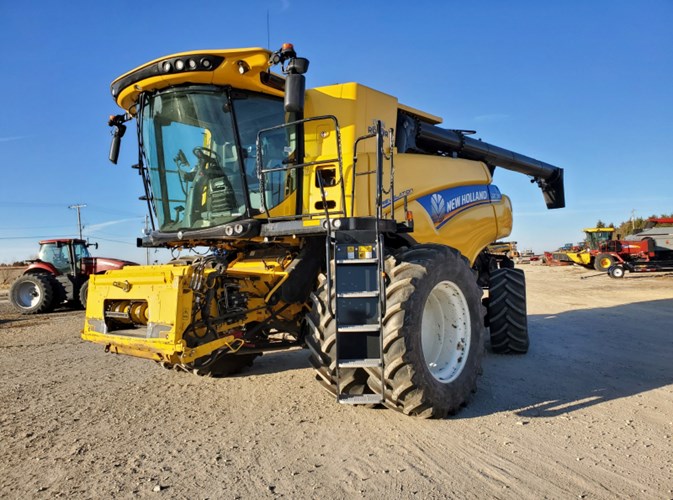 2019 New Holland CR7.90 Combine For Sale