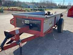 Manure Spreader-Dry/Pull Type For Sale H & S MS125GS 