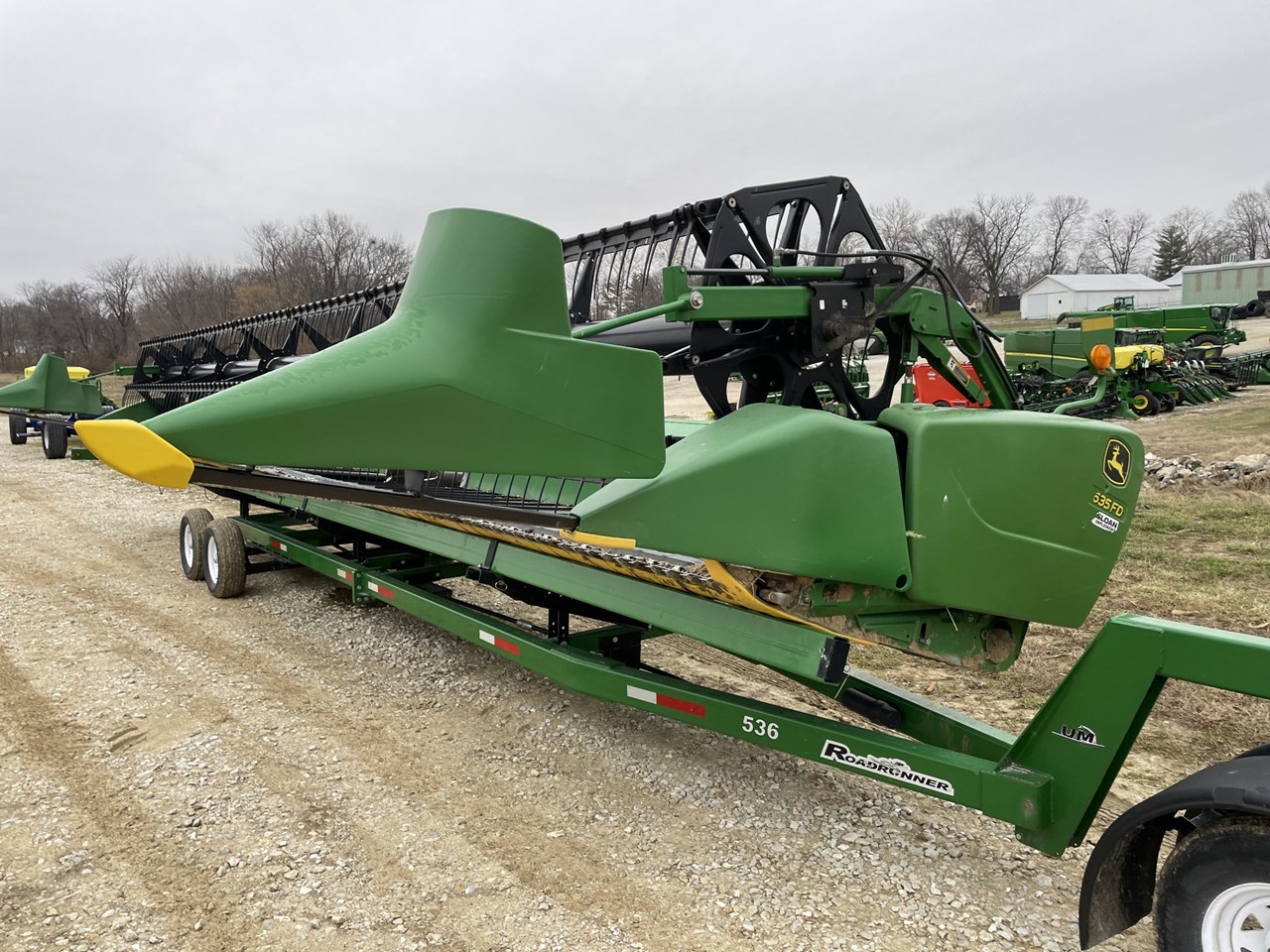 2014 John Deere 635FD Header/Platform برسم البيعWhite Hall Illinois