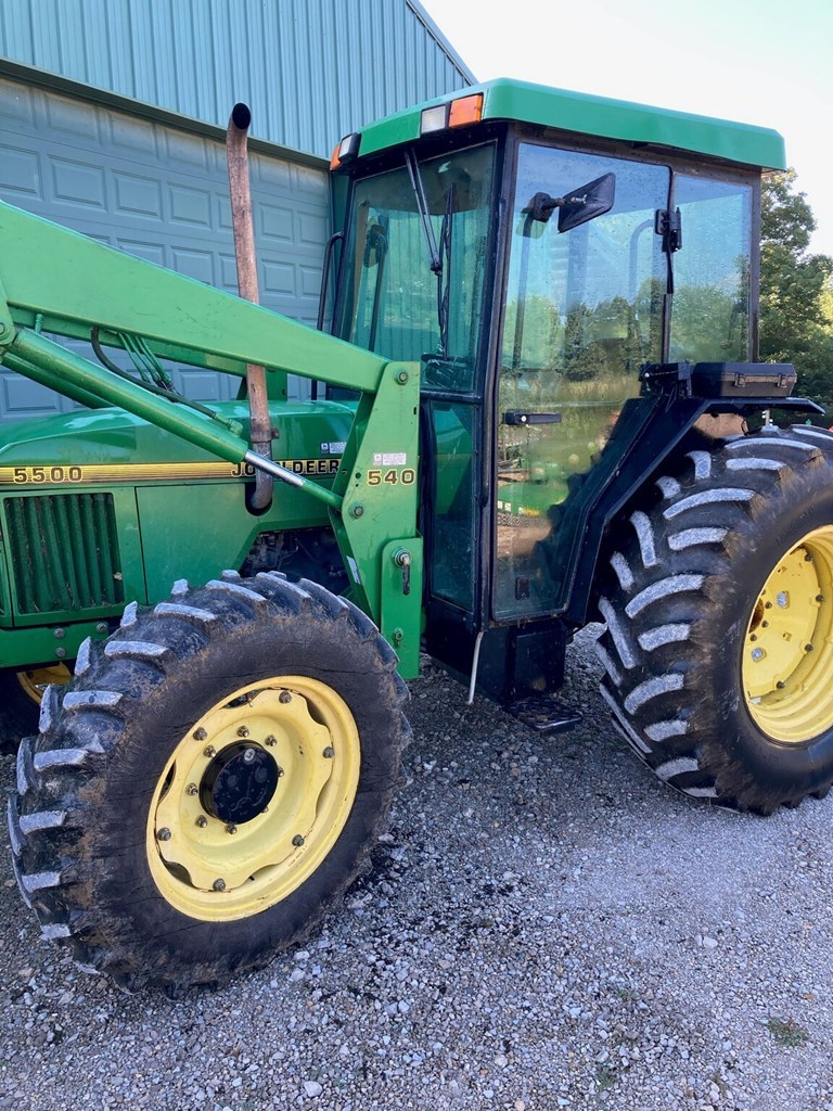 1997 John Deere 5500 Tractor Utility For Sale in Dutzow Missouri