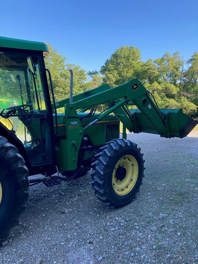 1997 John Deere 5500 Tractor Utility For Sale in Dutzow Missouri