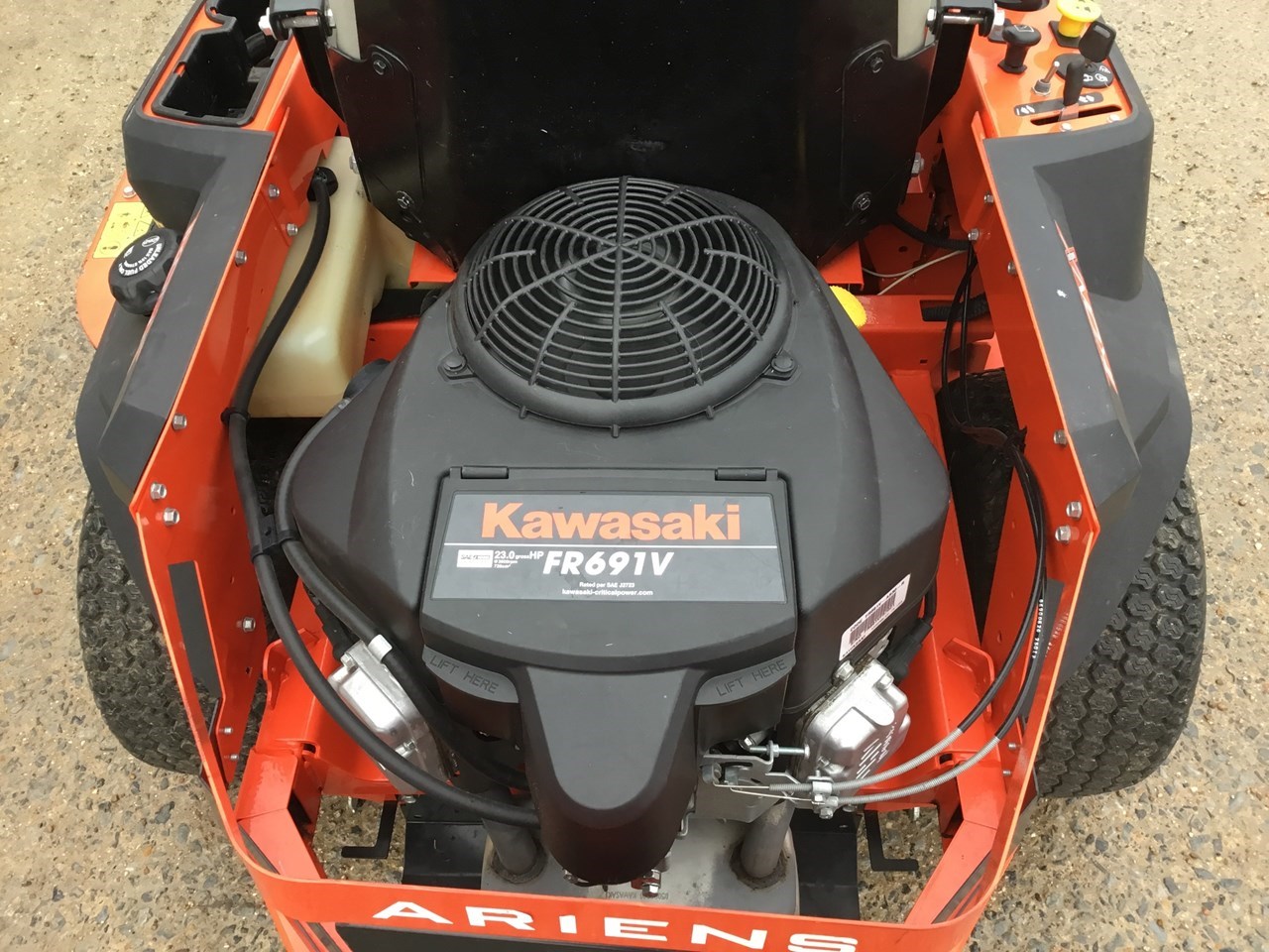 2017 Ariens IKON X52 Zero Turn Mower برسم البيعTerrell Texas