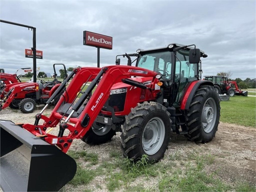 2022 Massey Ferguson 6713 جرارات برسم البيعQuincy Illinois