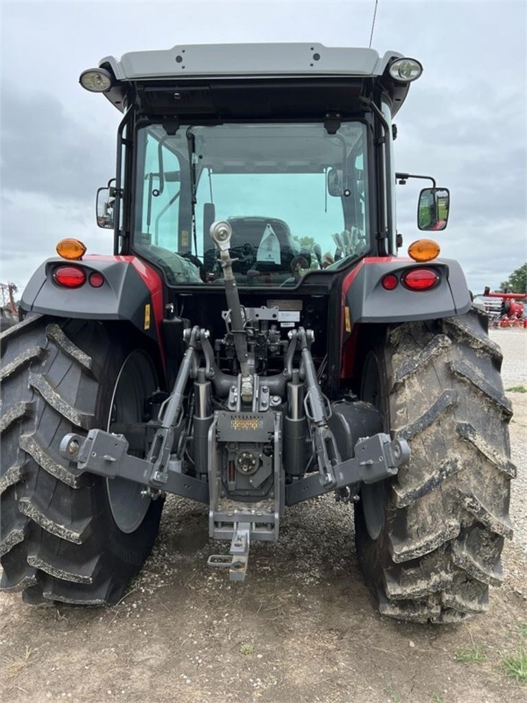 2022 Massey Ferguson 6713 جرارات برسم البيعQuincy Illinois