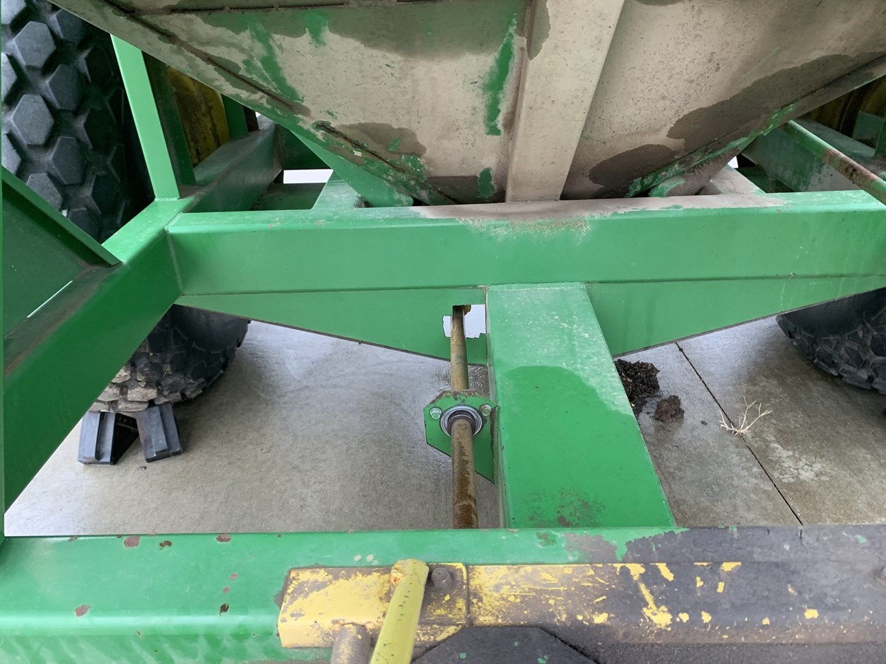 EZ Flow 475W Grain Cart For Sale in Beatrice Nebraska