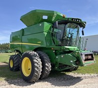 2013 John Deere S680 Thumbnail 2