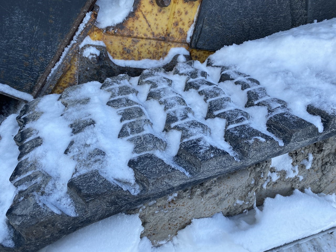 2008 New Holland C175 Skid SteerTrack برسم البيعWinnipeg Manitoba