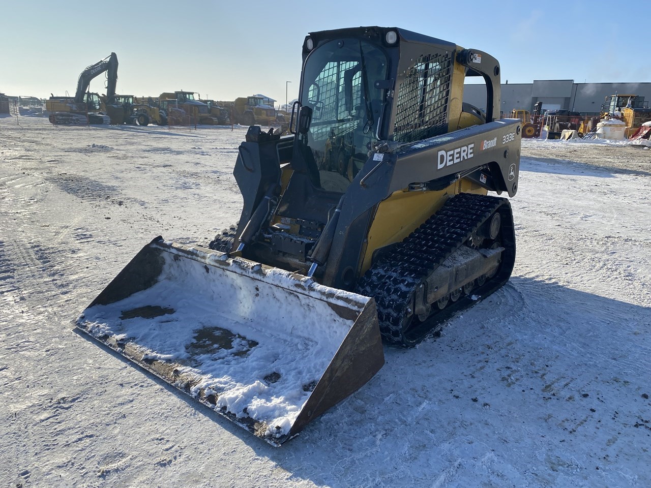 2016 John Deere 333E Skid SteerTrack برسم البيعWinnipeg Manitoba