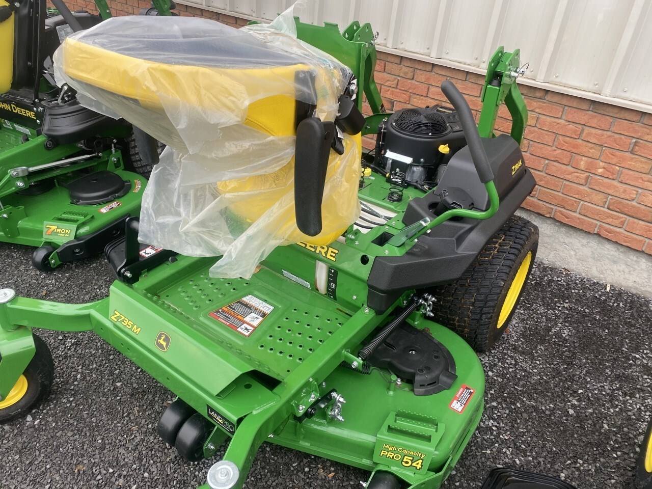 2022 John Deere z735 Zero Turn Mower Til salgHall New York