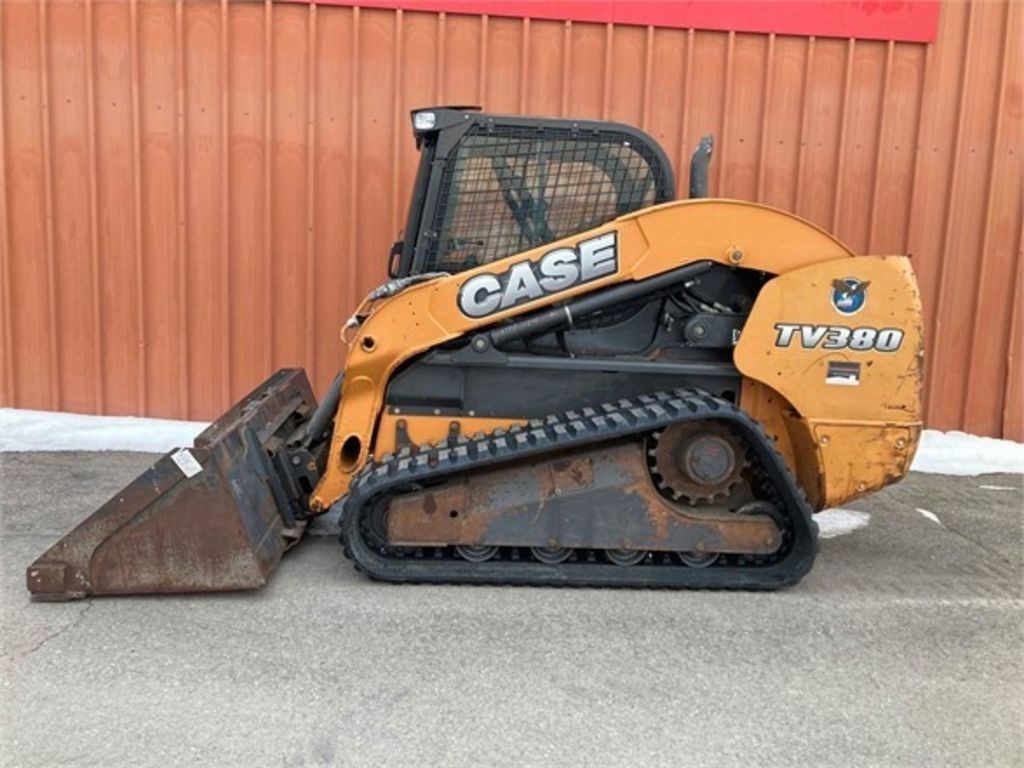 2014 Case TV380 Skid SteerTrack برسم البيعKalispell Montana