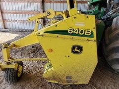 Forage Head-Windrow Pickup For Sale 2006 John Deere 640B Forage Head-Windrow Pickup For Sale 2006 John Deere 640B