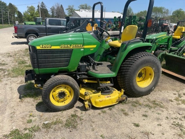 1999 John Deere 4200 Tractor - Compact Utility For Sale