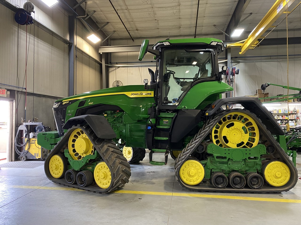 John Deere 8RX 410 Tractor Track For Sale in Hiawatha Kansas