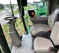 2020 John Deere X9 1100 Thumbnail 16