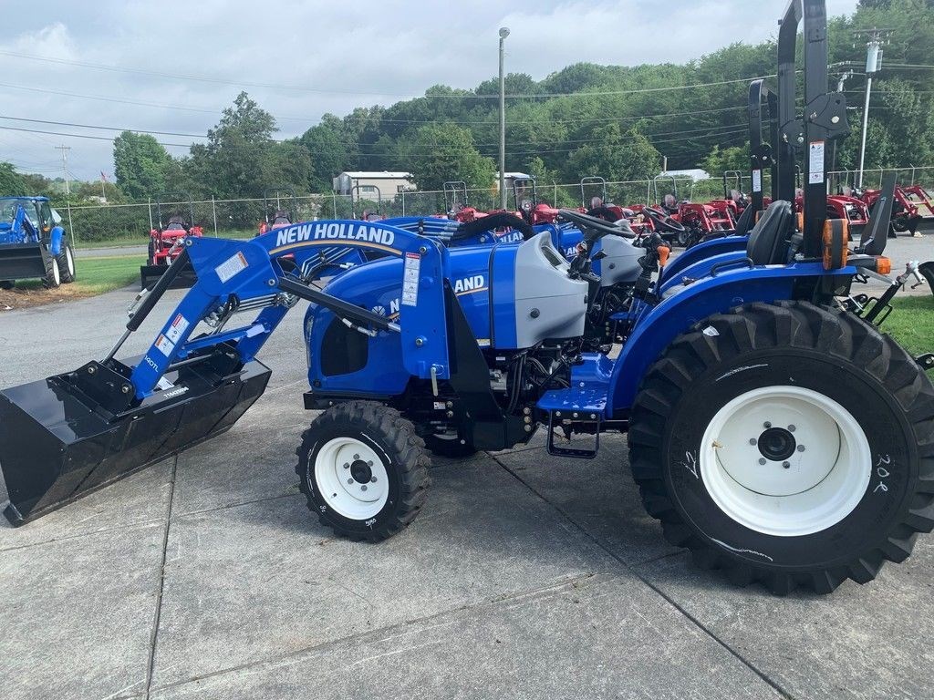 2023 New Holland Workmaster™ Compact 25-40 Series 35 Image 2