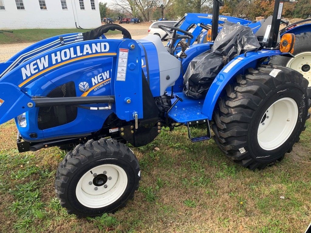2023 New Holland Workmaster™ Compact 25-40 Series 35 Image 3