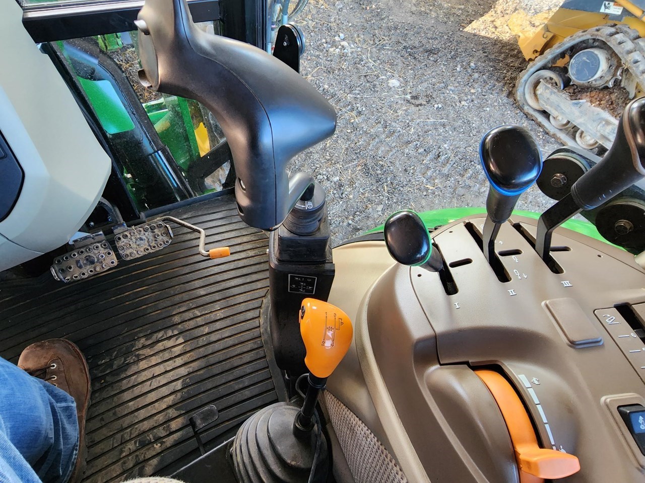 2017 John Deere 5085E Tractor - Utility For Sale