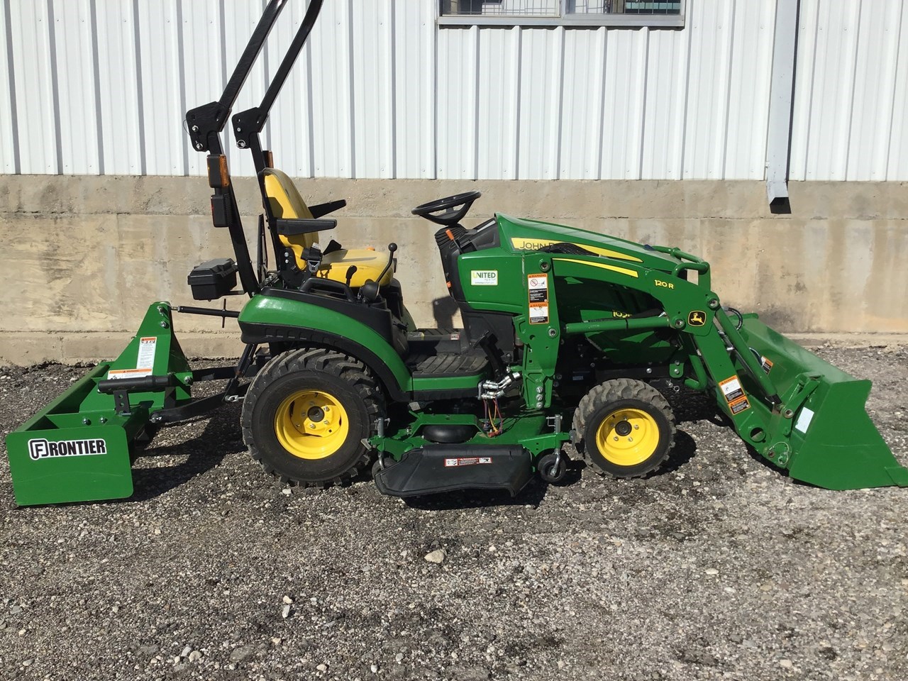 John Deere 1025R Compact Utility Tractor For Sale in Rhome Texas