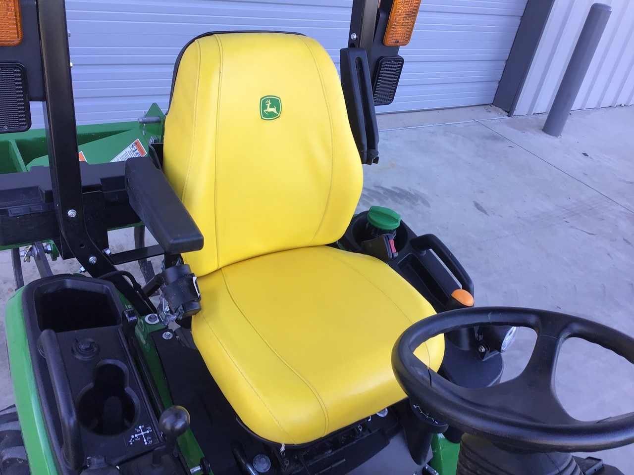 2021 John Deere 1025R Compact Utility Tractor For Sale in Van Alstyne Texas
