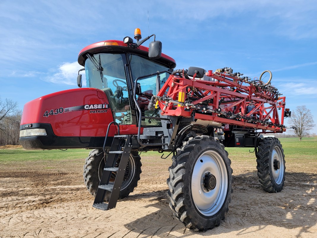 2014 Case IH Patriot 4430 SprayerSelf Propelled For Sale in Mt. Elgin