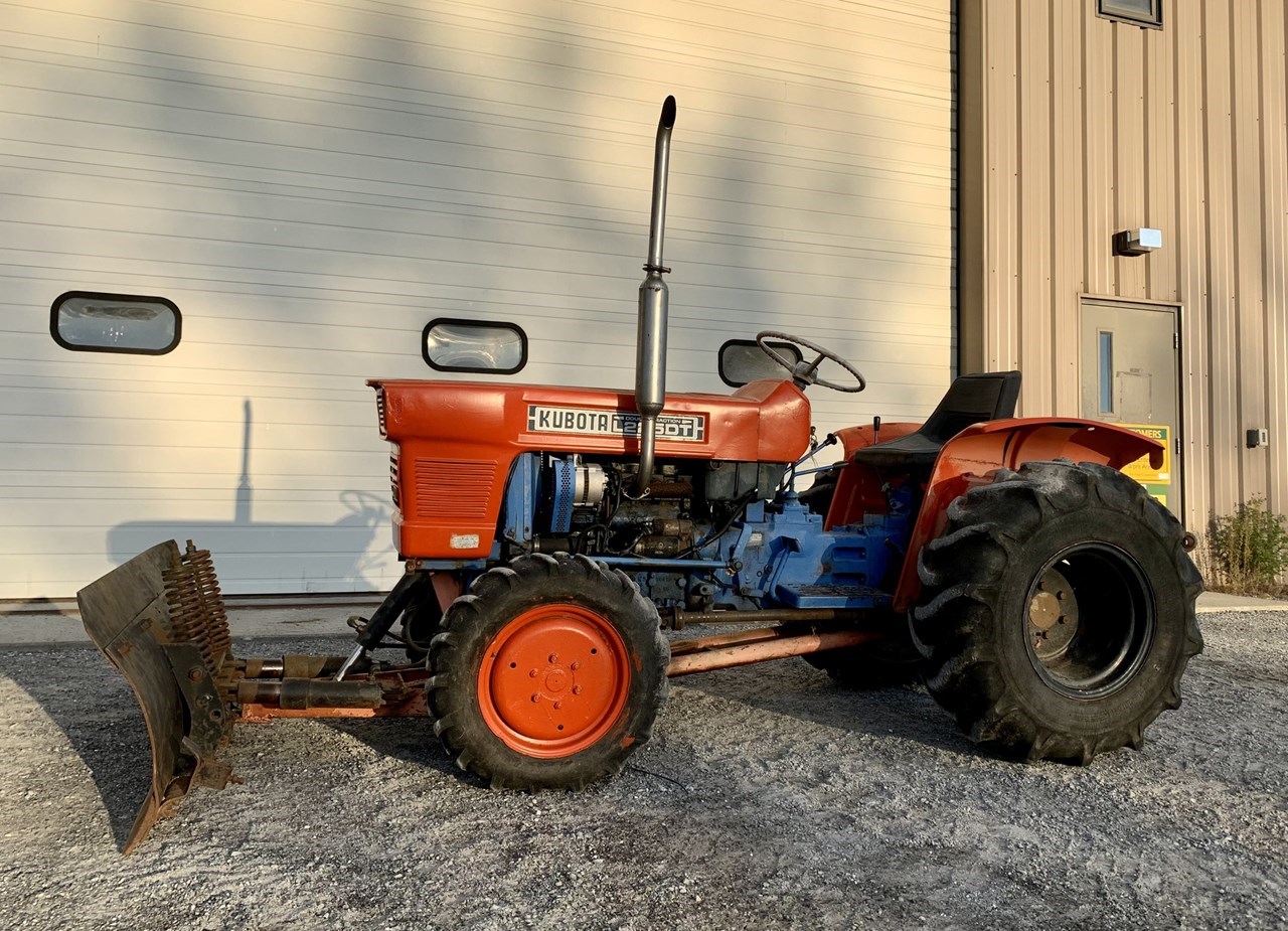 1976 Kubota L225DT Tractor - Utility For Sale in Middlebury Vermont