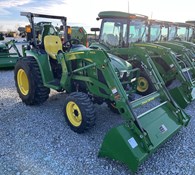 2022 John Deere 3038E Thumbnail 2