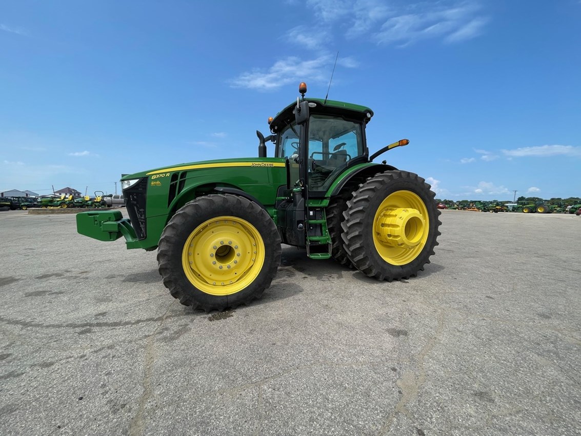 2017 John Deere 8370R Tractor - Row Crop For Sale » Wisconsin