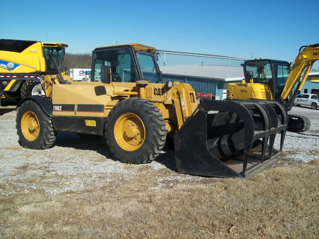2000 Caterpillar TH62 Telehandler For Sale in Wamego Kansas