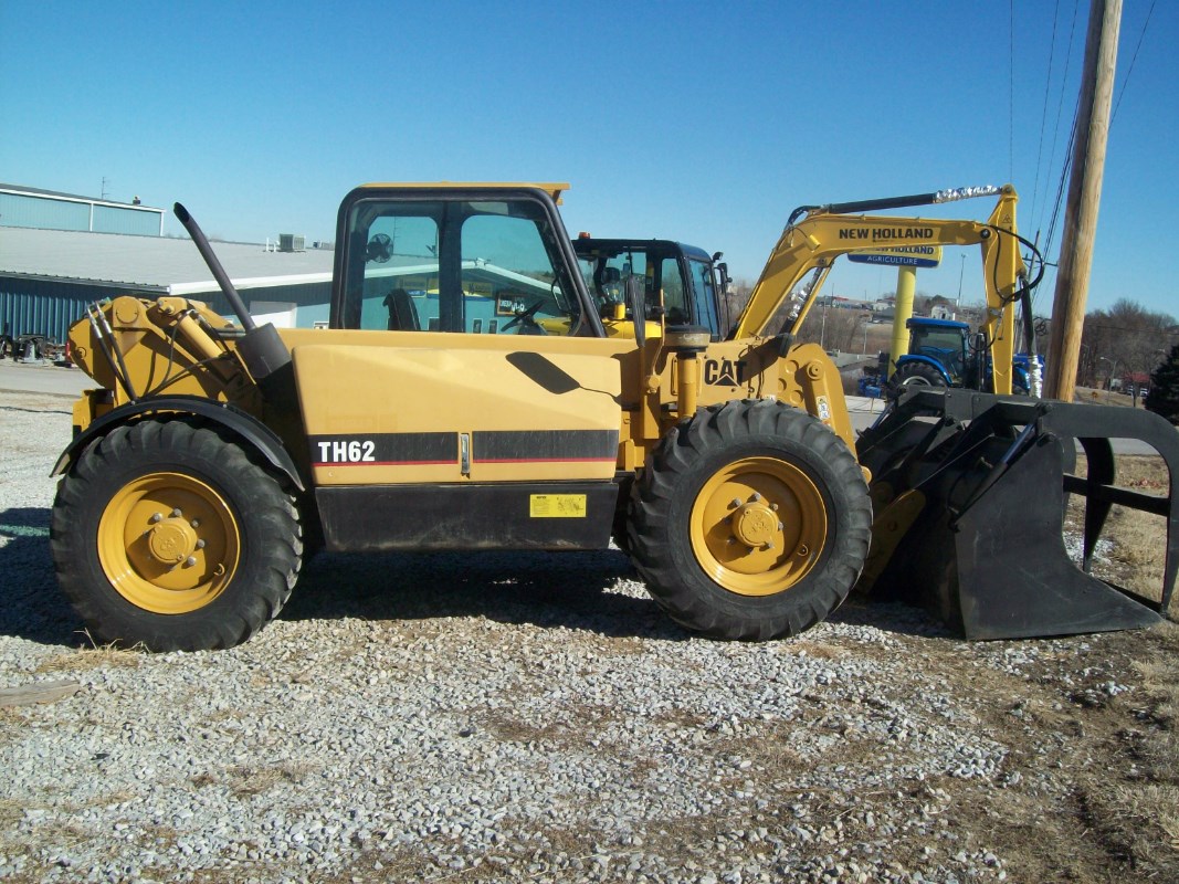 2000 Caterpillar TH62 معالج بعادي برسم البيعWamego Kansas