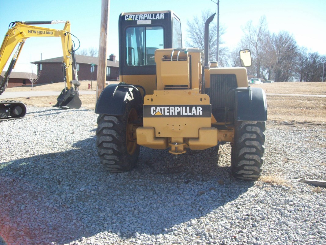 2000 Caterpillar TH62 معالج بعادي برسم البيعWamego Kansas
